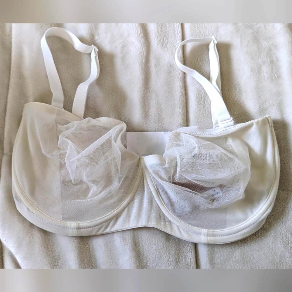NWT Skims ultrafine mesh strapless bra 32H